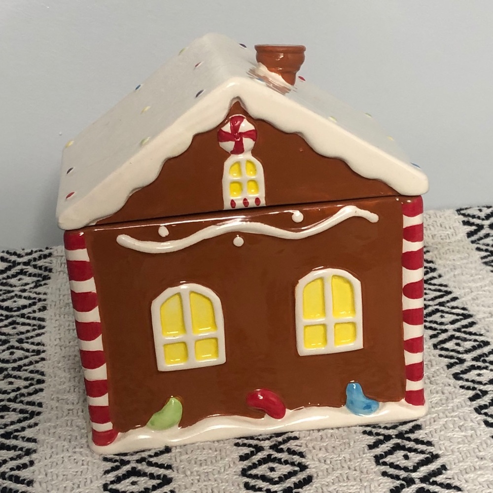 Ceramic gingerbread house cookie jar decor piece